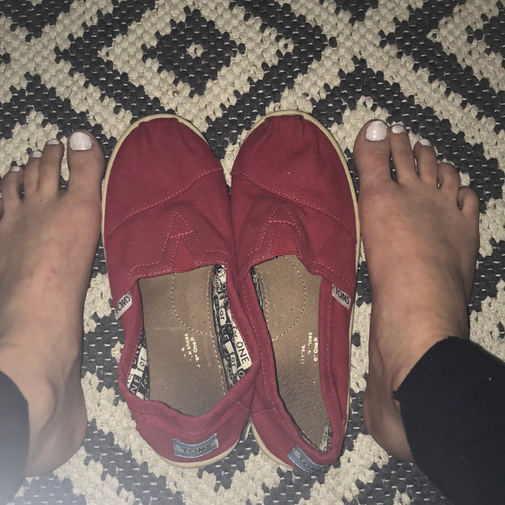 Red Worn Toms ♥️
